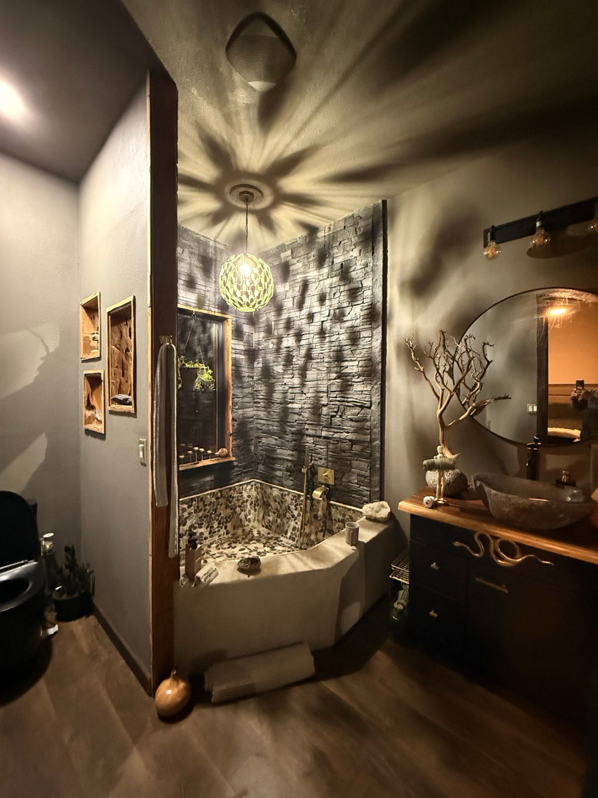 Finished bath, stone and pebble